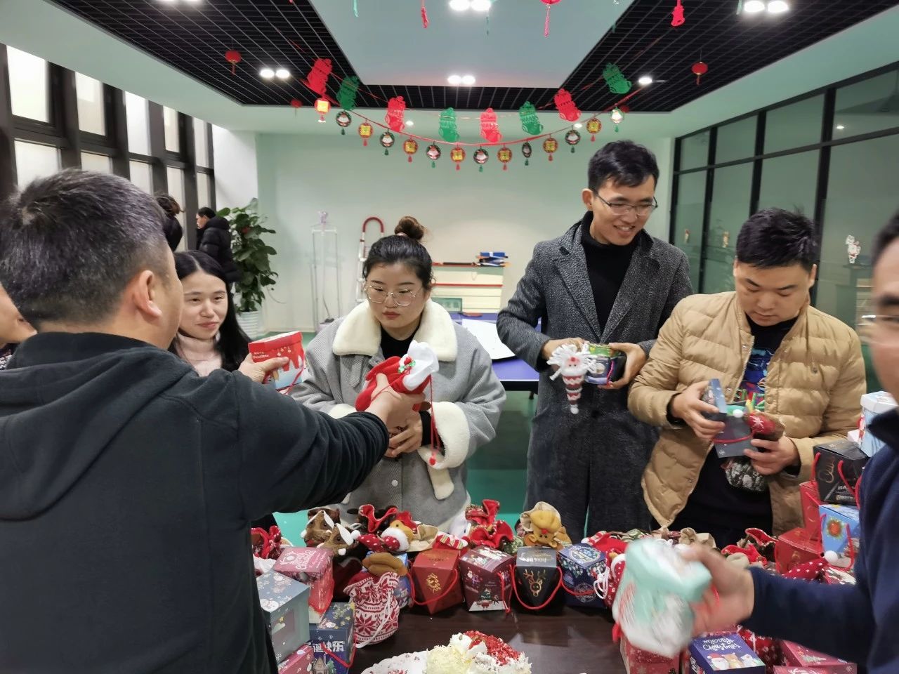 圣誕主題生日趴 | 濃情暖意平安夜，誕愿有你共前行